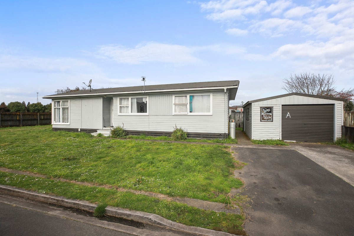 143A Avalon Drive, Nawton, Hamilton - Carousel 2