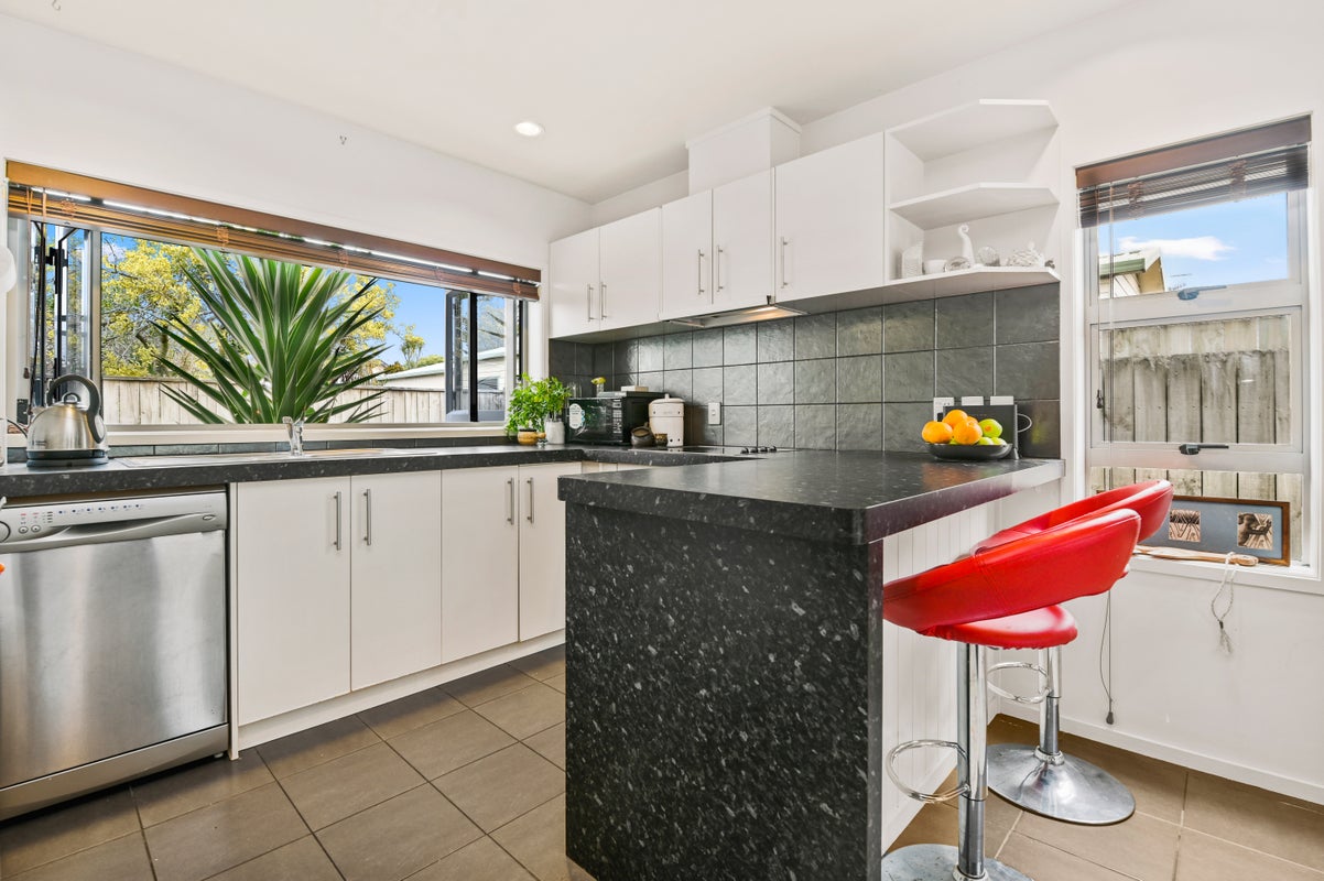 13 Philip Street, Tokoroa - Carousel 2