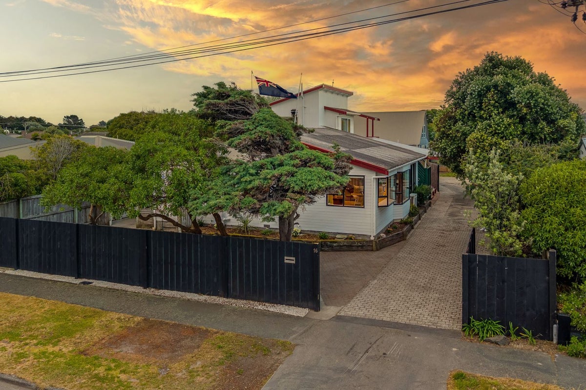 16 Sandra Street, South New Brighton, Christchurch - Carousel 2
