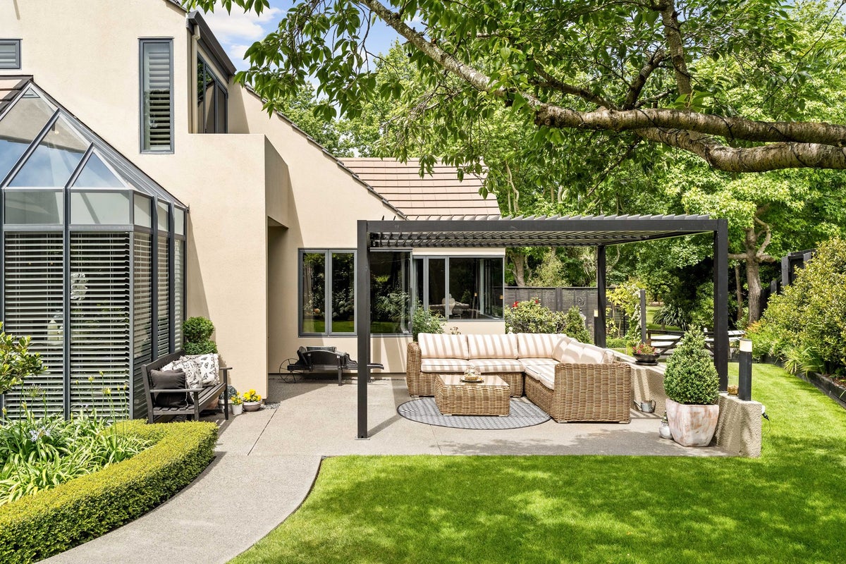 24 Witbrock Crescent, Burnside, Christchurch - Carousel 1