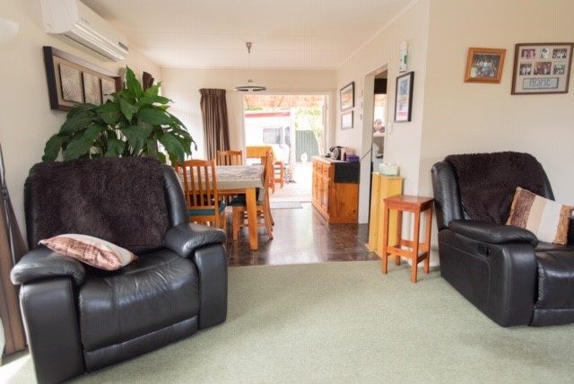 15 Egmont Place, Westbrook, Palmerston North - Carousel 11