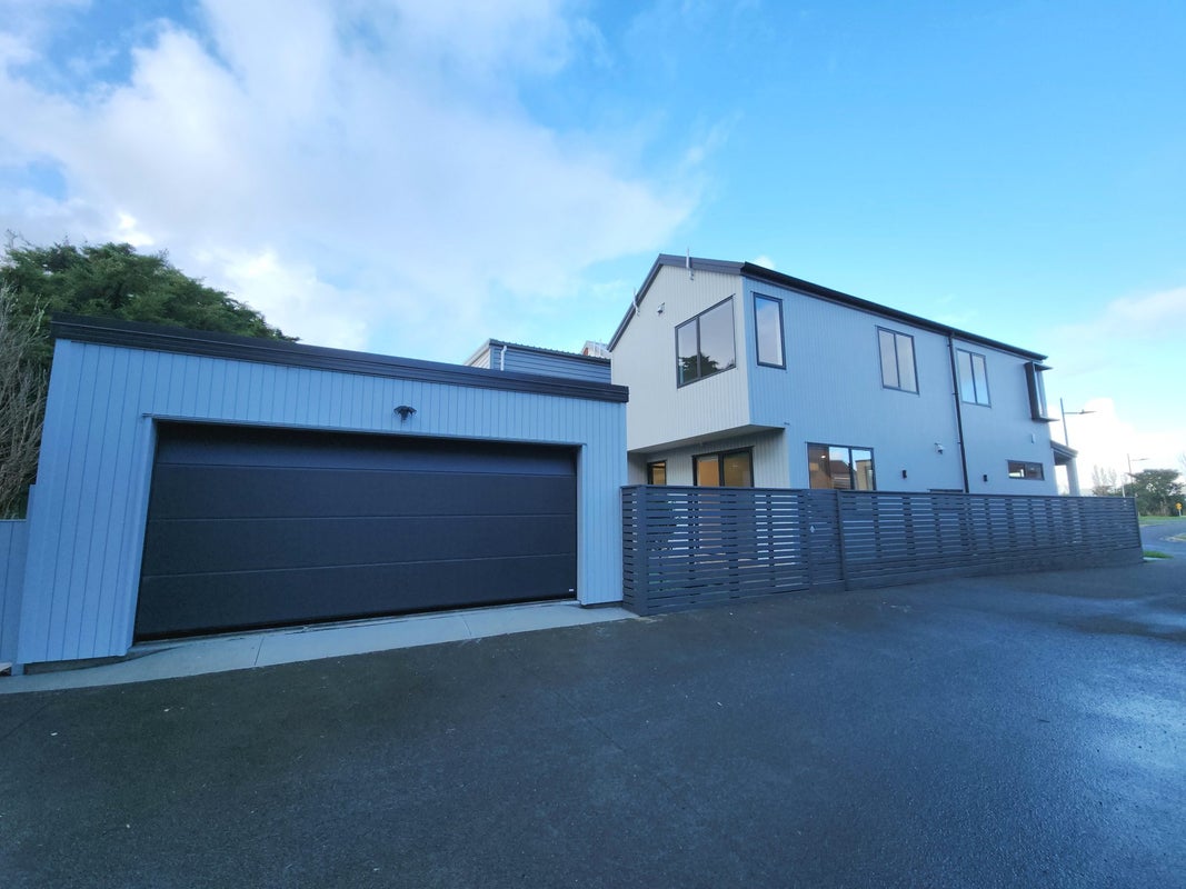 5 Yellow Pear Lane, Karaka, Papakura - Carousel 1
