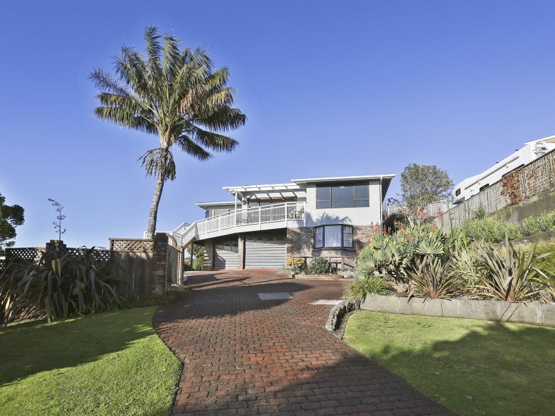 4 Catherine Crescent, Moturoa, New Plymouth - Carousel 2