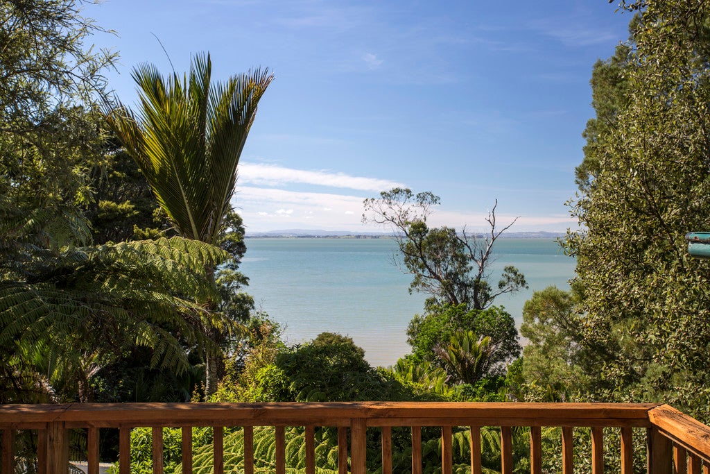 54 Laingholm Drive, Laingholm, Auckland - Carousel 1