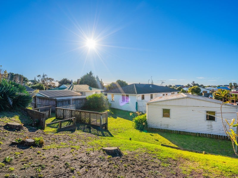 20 Rutherford Drive, Waikanae Beach, Waikanae - Carousel 26