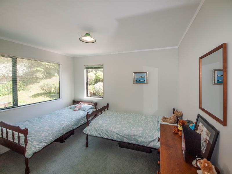 10 Corsham Grove, Churton Park, Wellington - Carousel 21