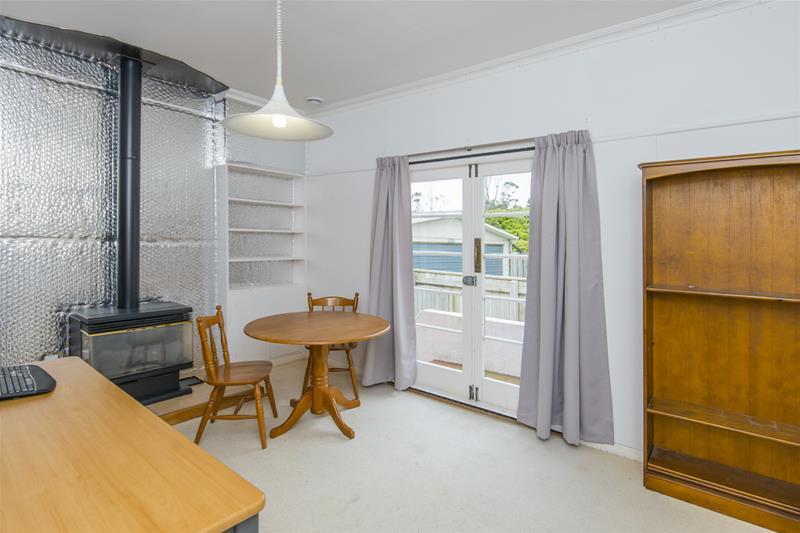 14 Miles Crescent, Newlands, Wellington - Carousel 9