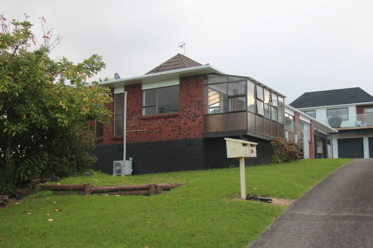 1/21 Kiteroa Terrace, Rothesay Bay, Auckland - Carousel 1