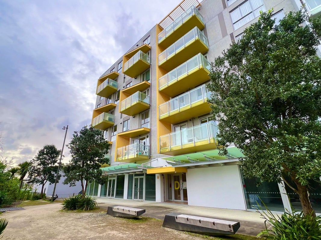 305/7 Rose Garden Lane, Albany, Auckland - Carousel 1