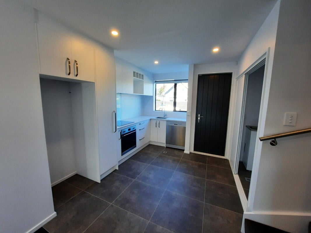 3/107 Edgeware Road, St Albans, Christchurch - Carousel 2