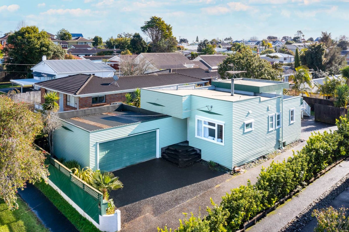22 Akehurst Avenue, New Lynn, Auckland - Carousel 1