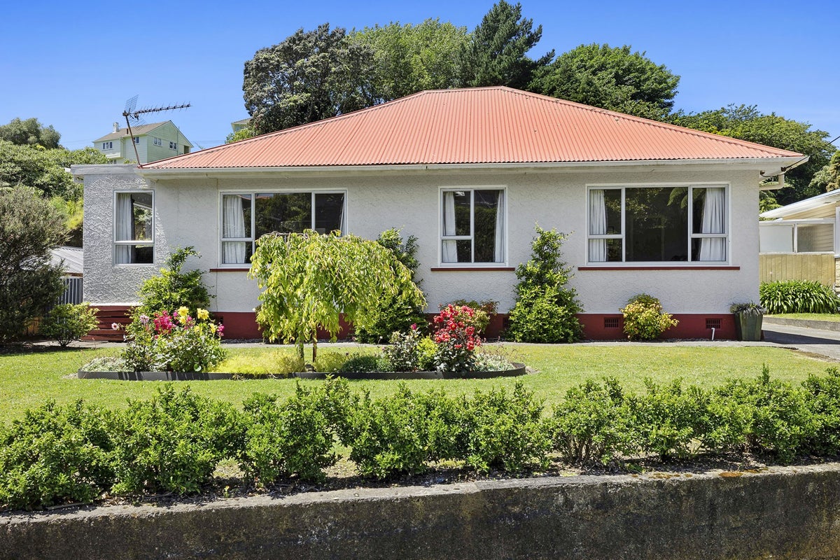 51 Seaview Road, Marfell, New Plymouth - Carousel 15
