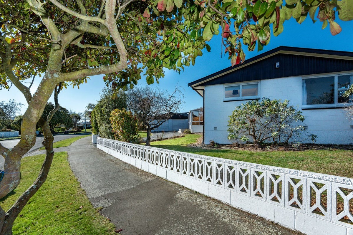 24 Harling Avenue, Hillmorton, Christchurch - Carousel 24