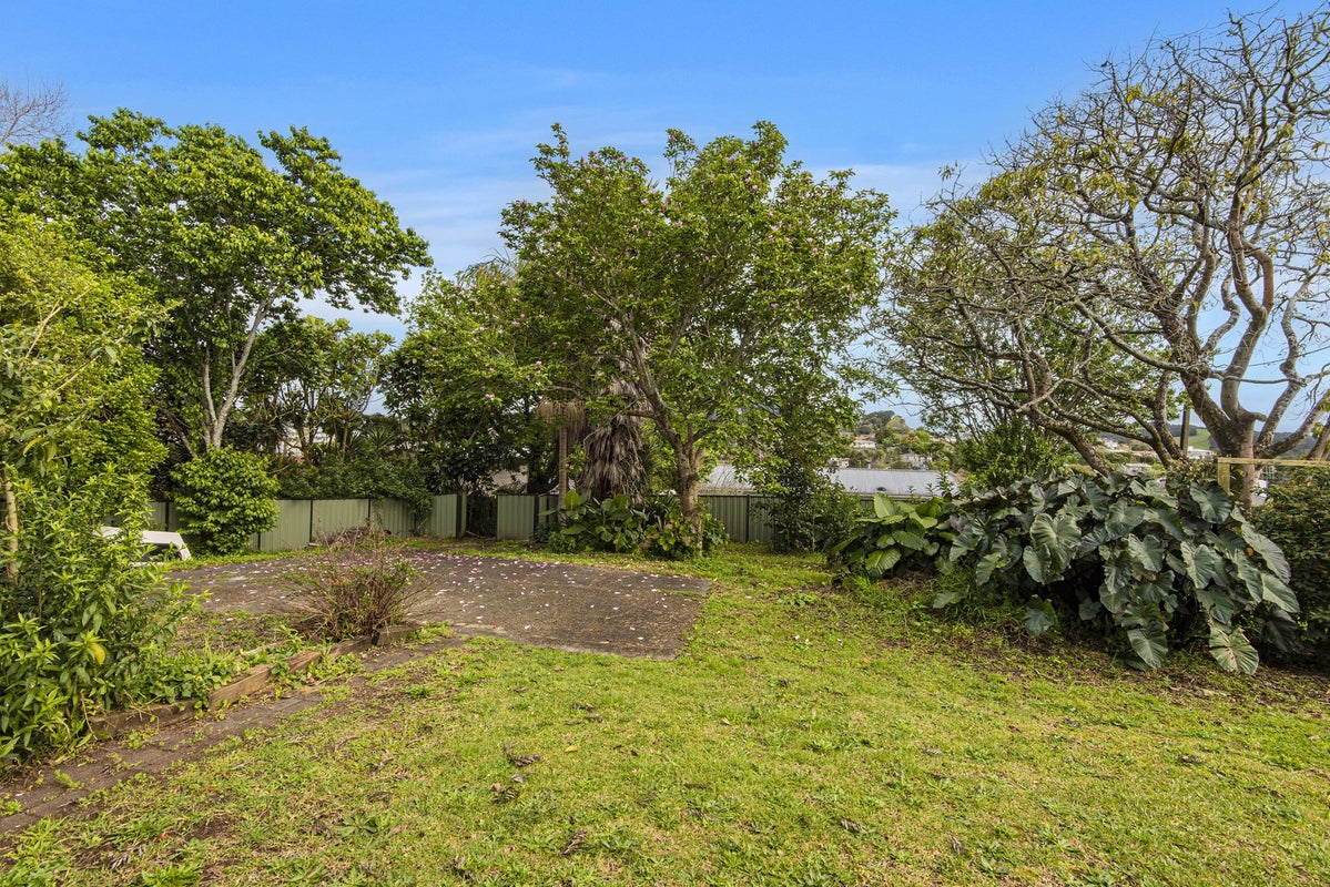 23 Station Road, Kamo, Whangarei - Carousel 25