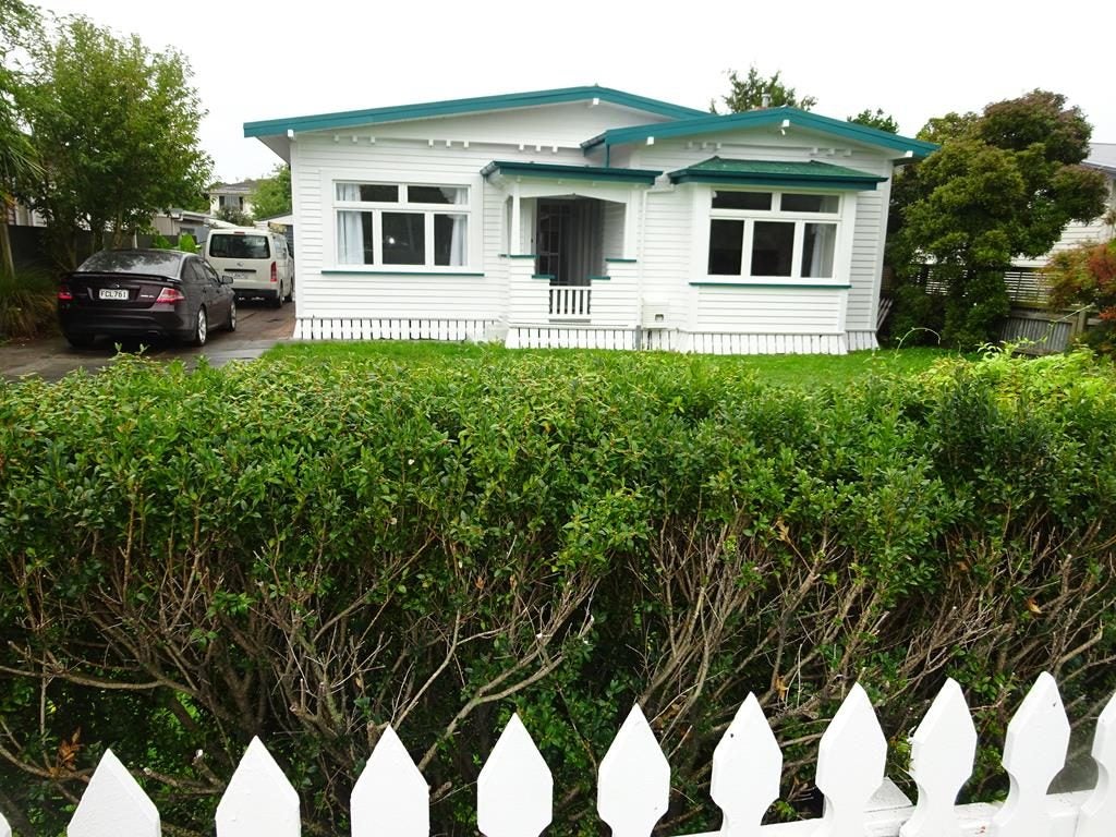 613 Saint Aubyn Street West, Saint Leonards, Hastings - Carousel 1