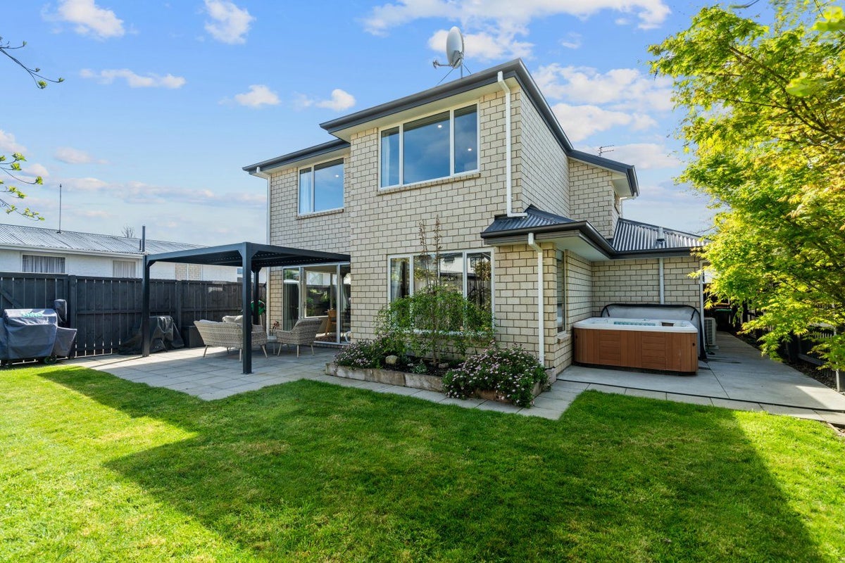 1/49 Trafalgar Street, St Albans, Christchurch - Carousel 1