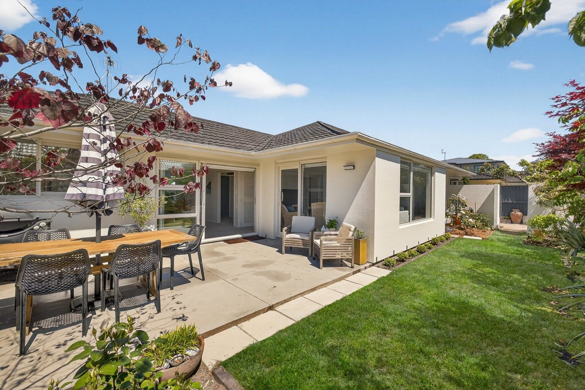 2/83 Winchester Street, Merivale, Christchurch - Carousel 2