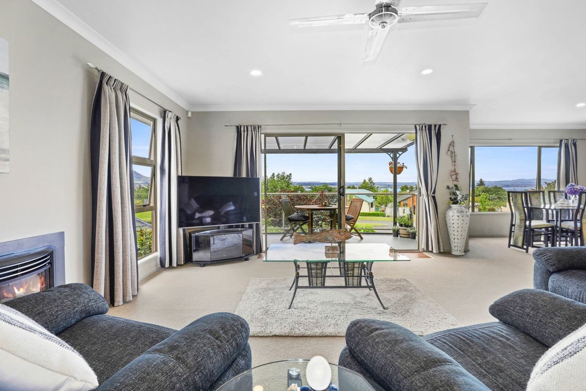 41 Kinder Street, Acacia Bay, Taupo - Carousel 2