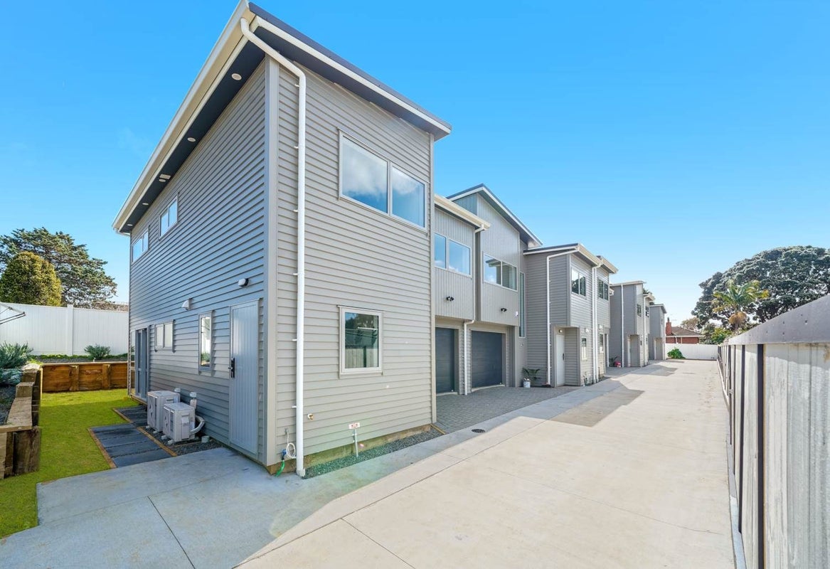 40 Estuary Road, Weymouth, Auckland - Carousel 2