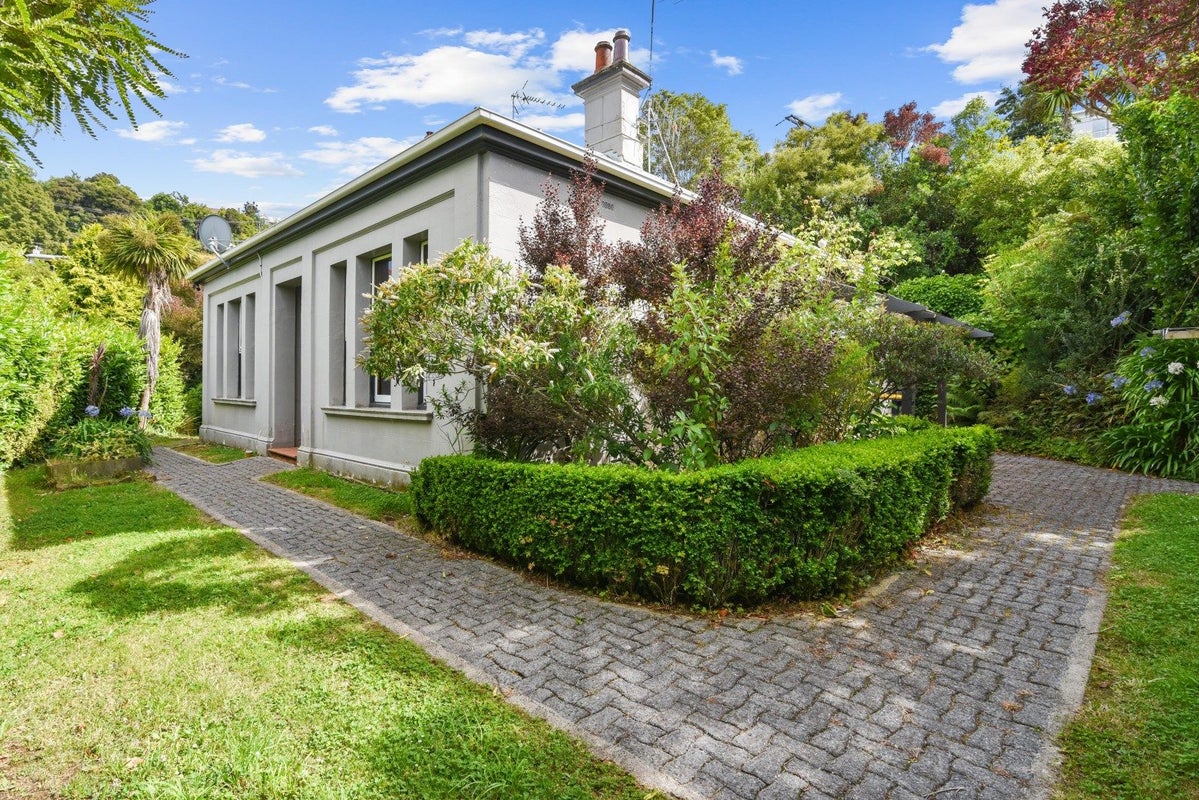 70 Gladstone Road, Dalmore, Dunedin - Carousel 2