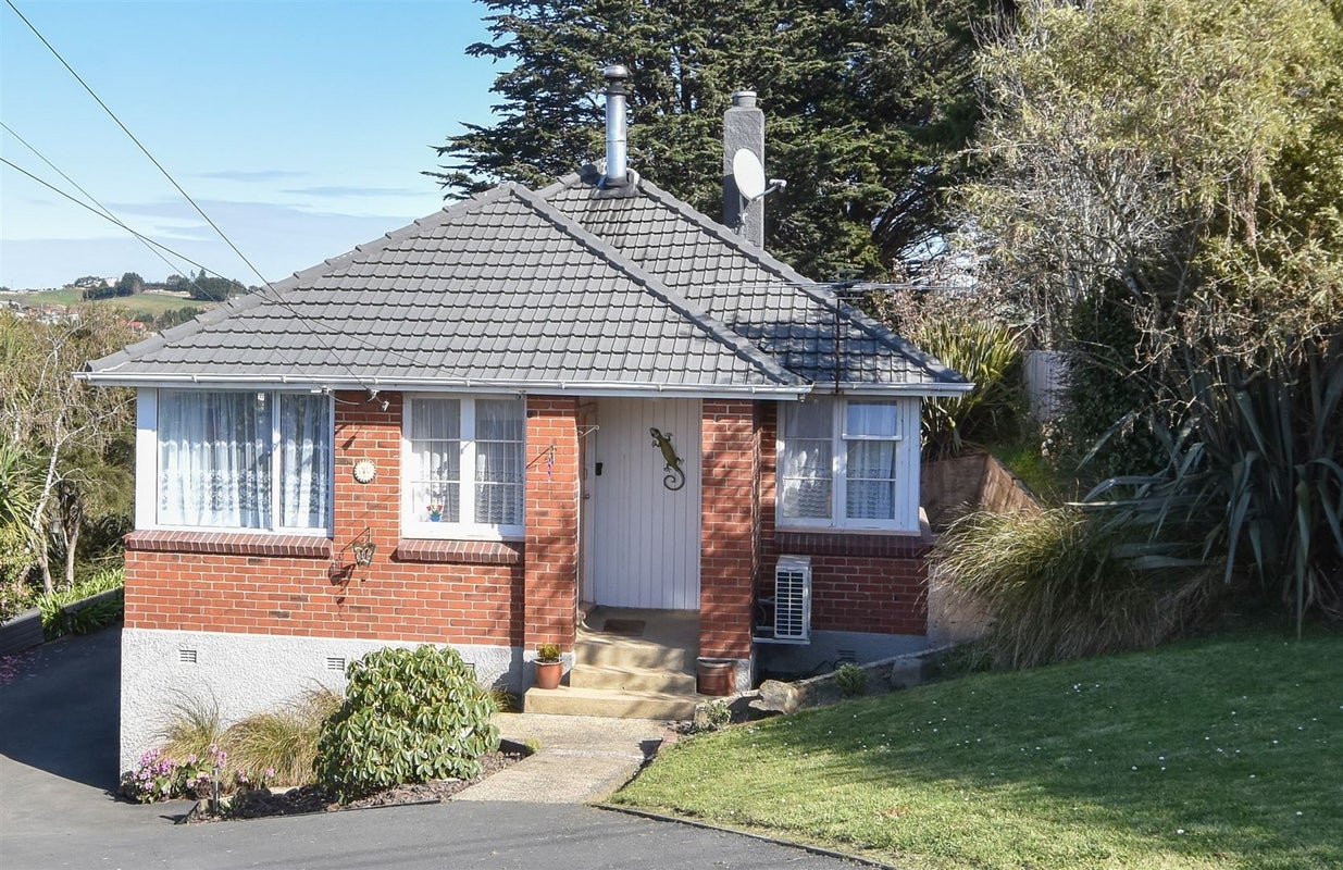 66 Columba Avenue, Calton Hill, Dunedin - Carousel 1