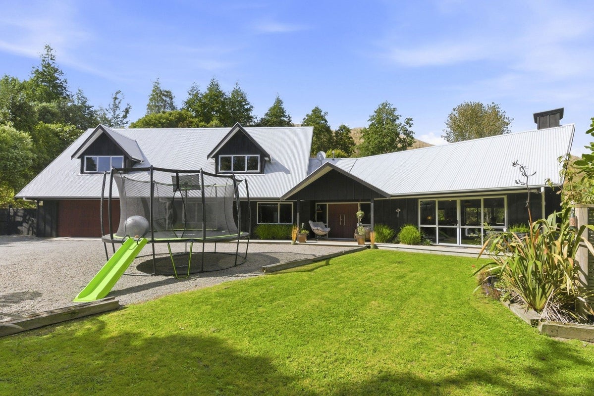 132 Maui Pomare Road, Nikau Valley, Paraparaumu - Carousel 1