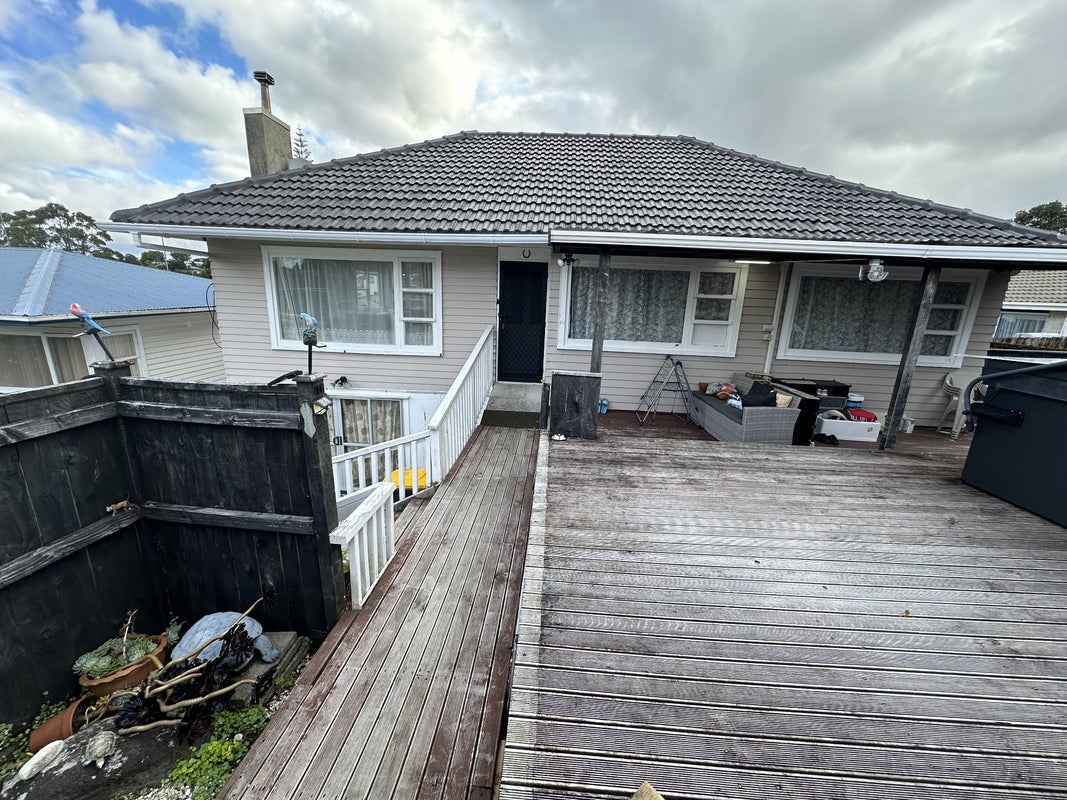 19 Camelot Place, Glenfield, Auckland - Carousel 1