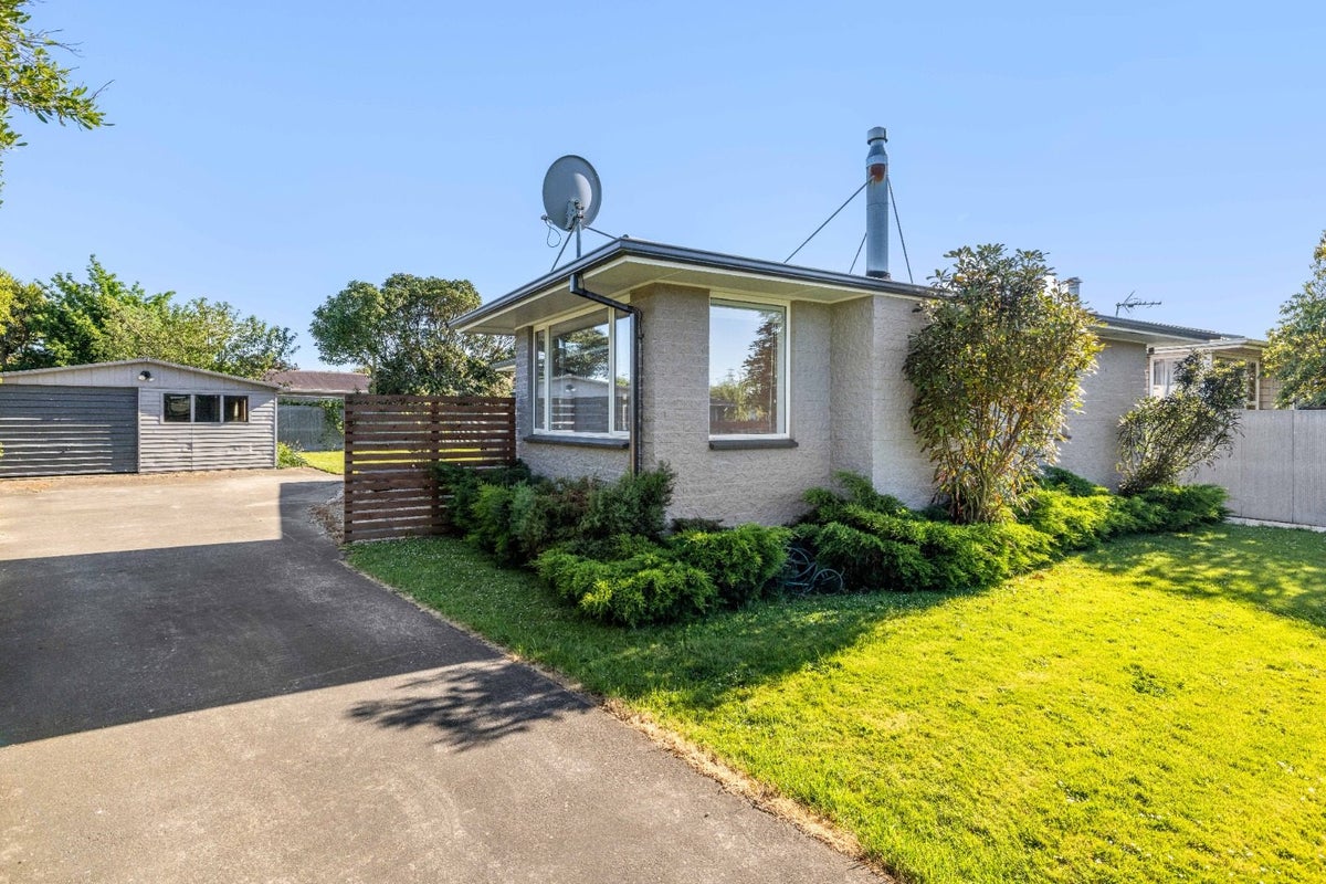 4 Roswell Place, Islington, Christchurch - Carousel 1