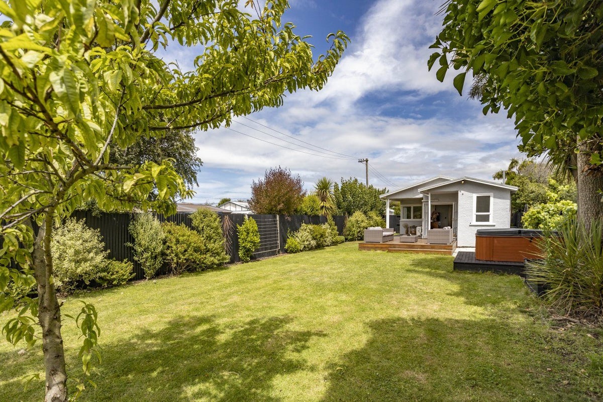 12A Cradock Street, South New Brighton, Christchurch - Carousel 1