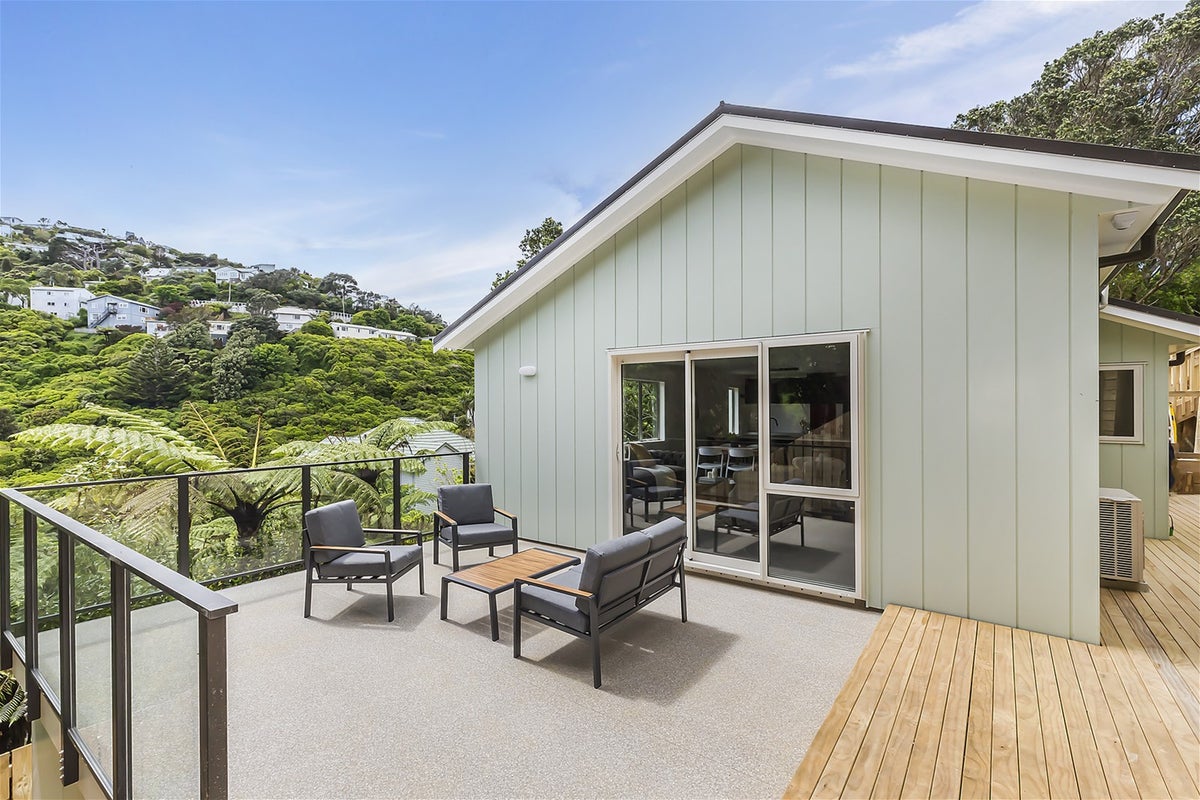 10B Rodney Street, Northland, Wellington - Carousel 1