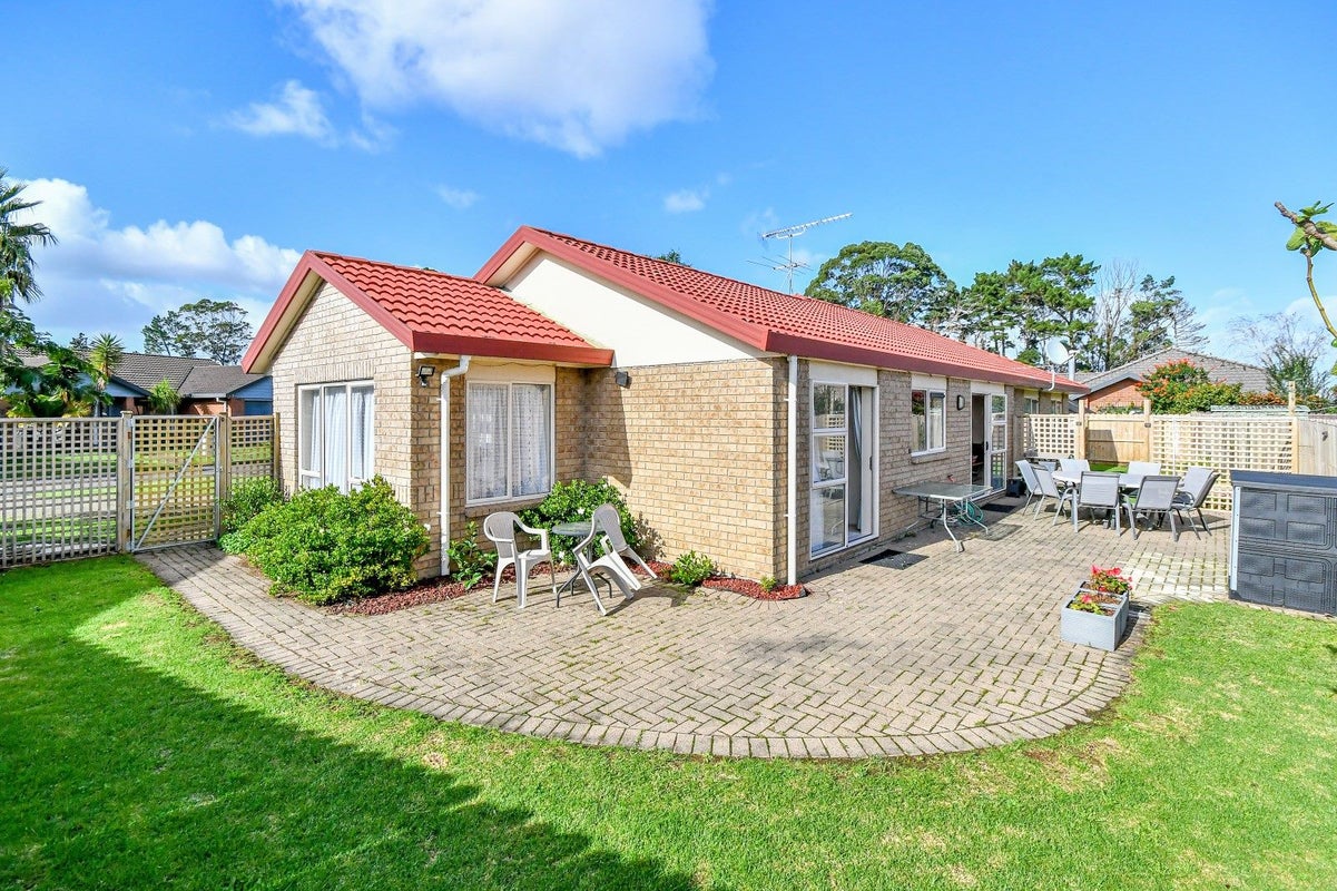 22 Sheriff Place, Randwick Park, Auckland - Carousel 2