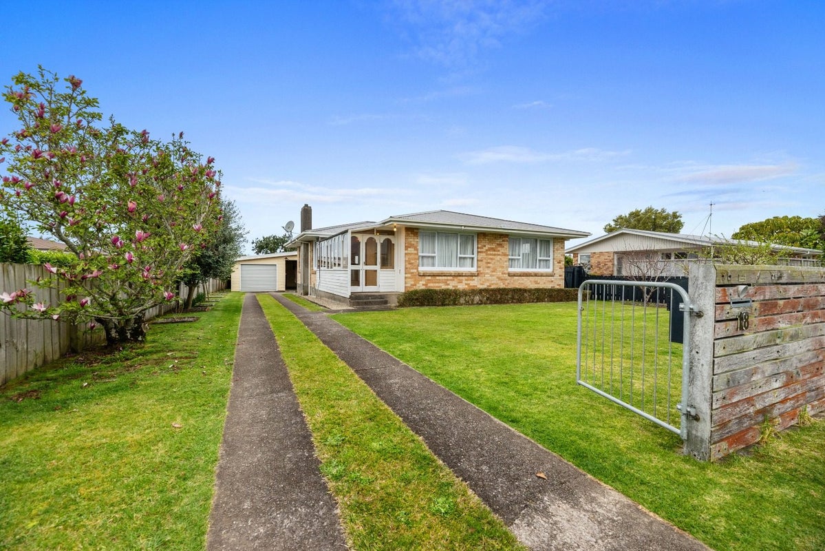 18 Short Street, Otumoetai, Tauranga - Carousel 1