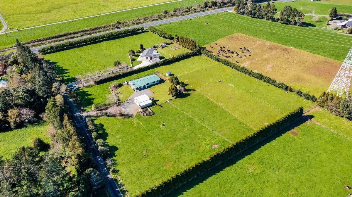 552 Mountain Road, Lepperton, New Plymouth - Carousel 2