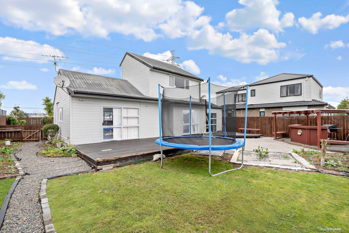 2/24 Airfield Road, Takanini, Auckland - Carousel 1