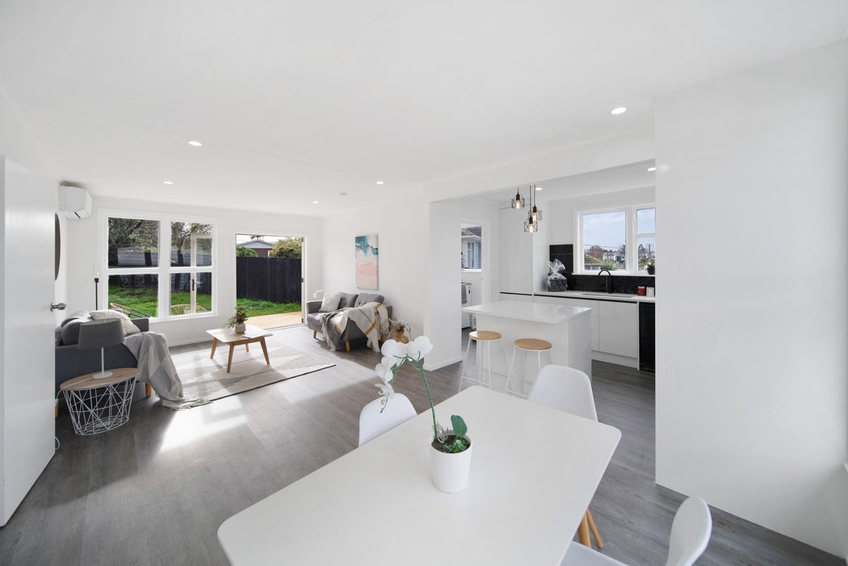 18A Plumley Crescent, Mangere, Manukau City, Auckland - Carousel 2
