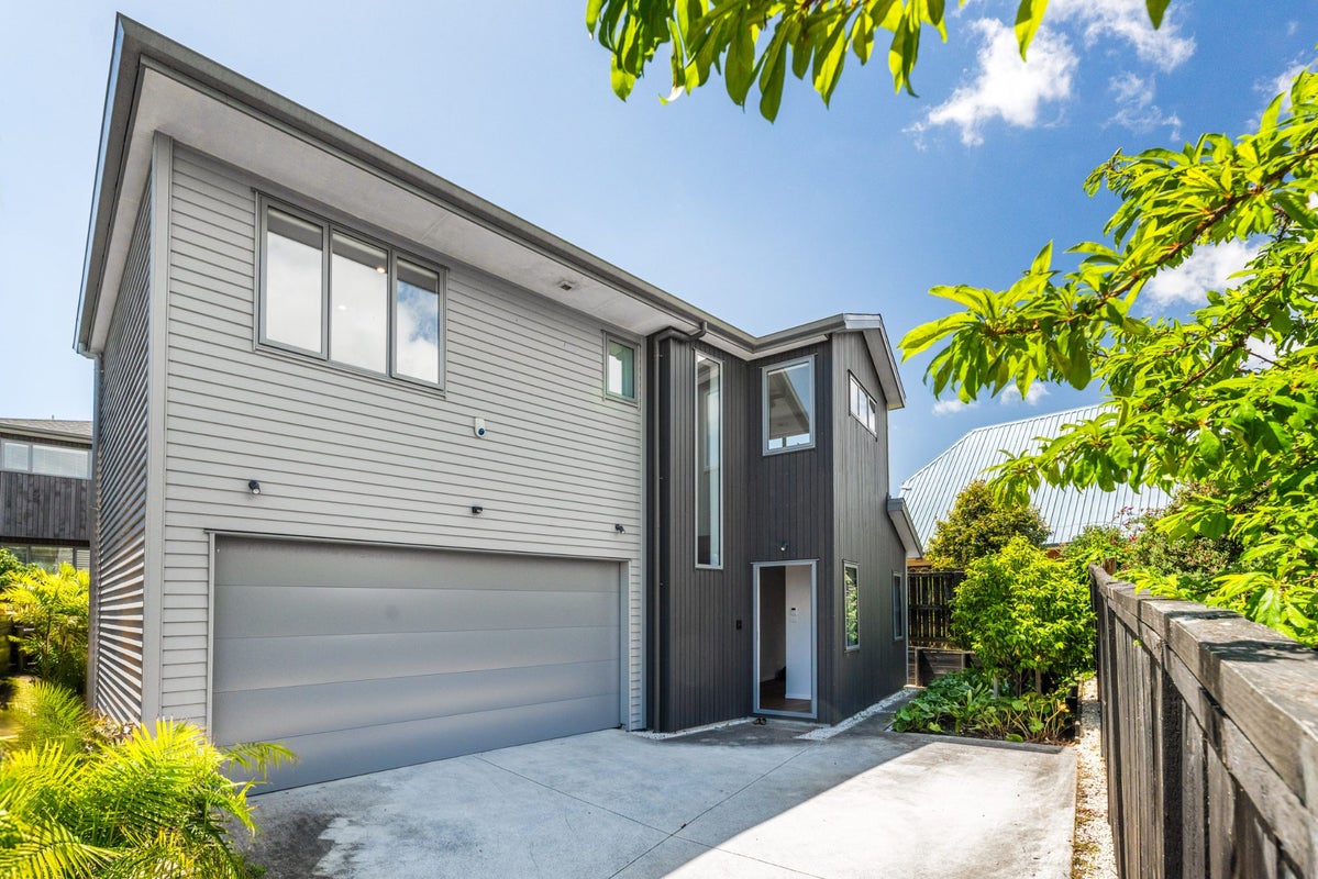 6D O'Halloran Road, Howick, Auckland - Carousel 1