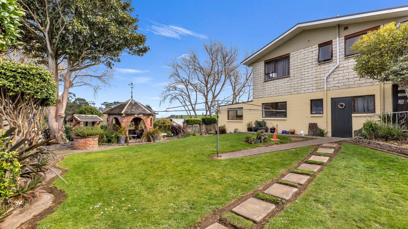 17 Bridger Place, Eltham, Eltham - Carousel 1