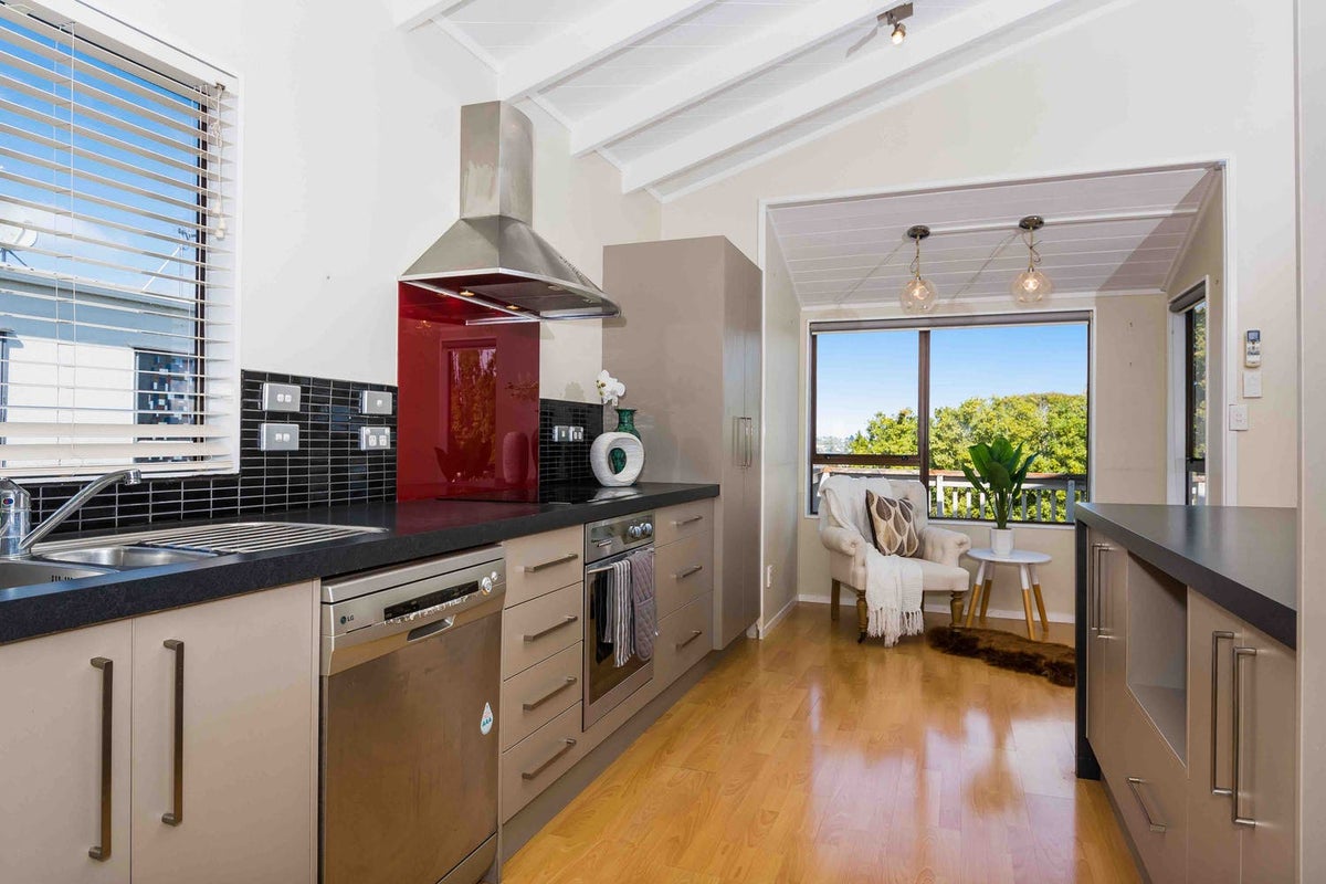 324B East Coast Road, Sunnynook, Auckland - Carousel 2