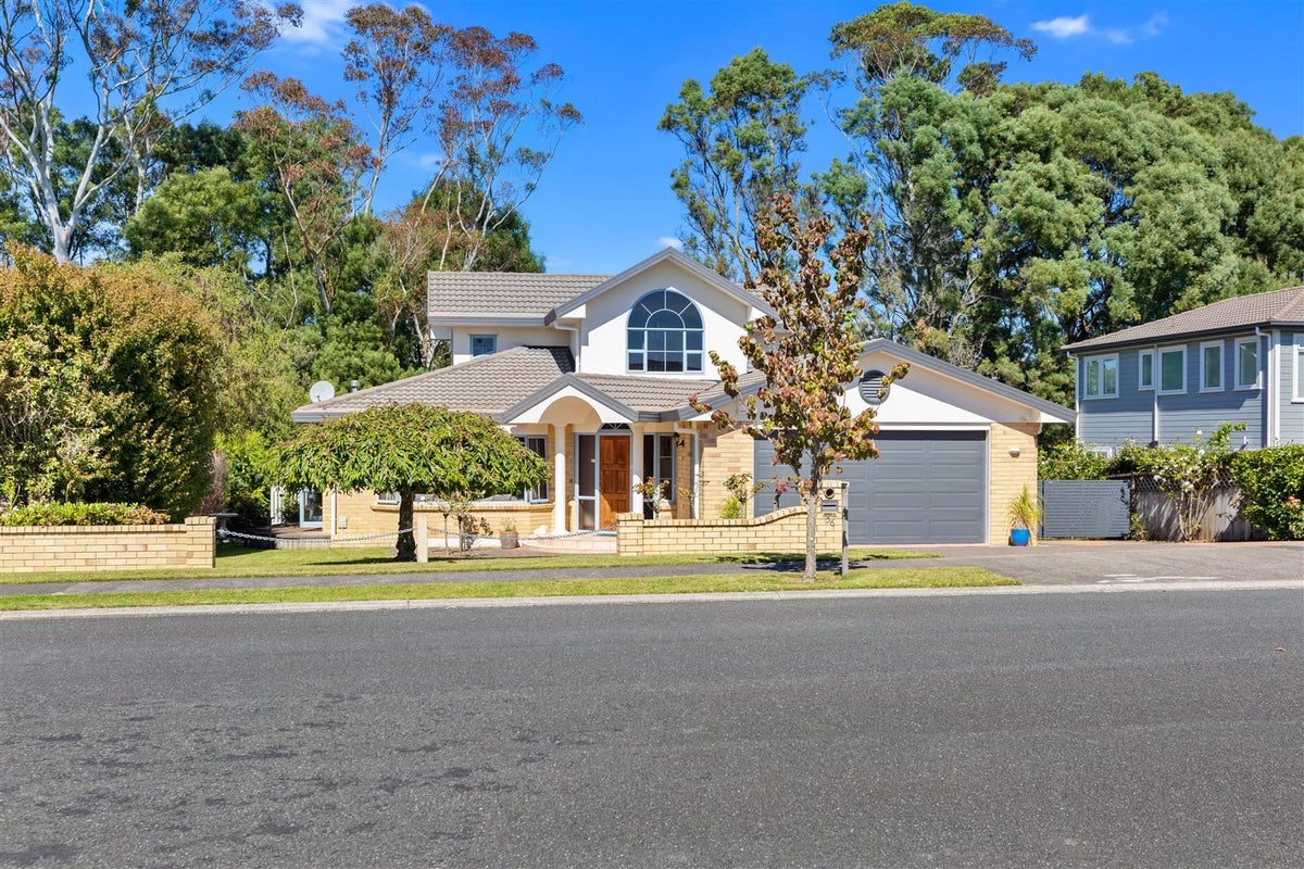 56 Bethlehem Heights, Bethlehem, Tauranga - Carousel 1