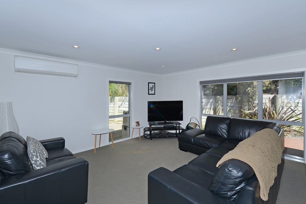 20 Sylvan Way, Silverstream, Upper Hutt - Carousel 2