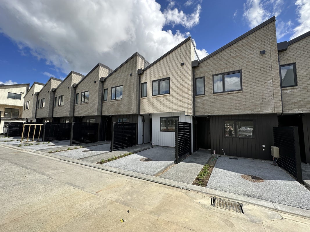 15/28 Westgate Drive, Westgate, Auckland - Carousel 11