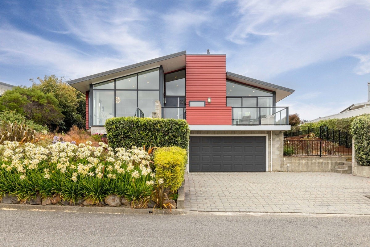 52 Koromiko Crescent, Diamond Harbour, Lyttelton - Carousel 1