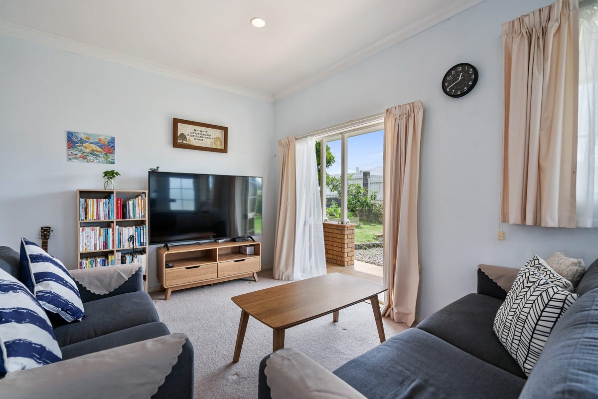 1/1 Sierra Avenue, Kamo, Whangarei - Carousel 2