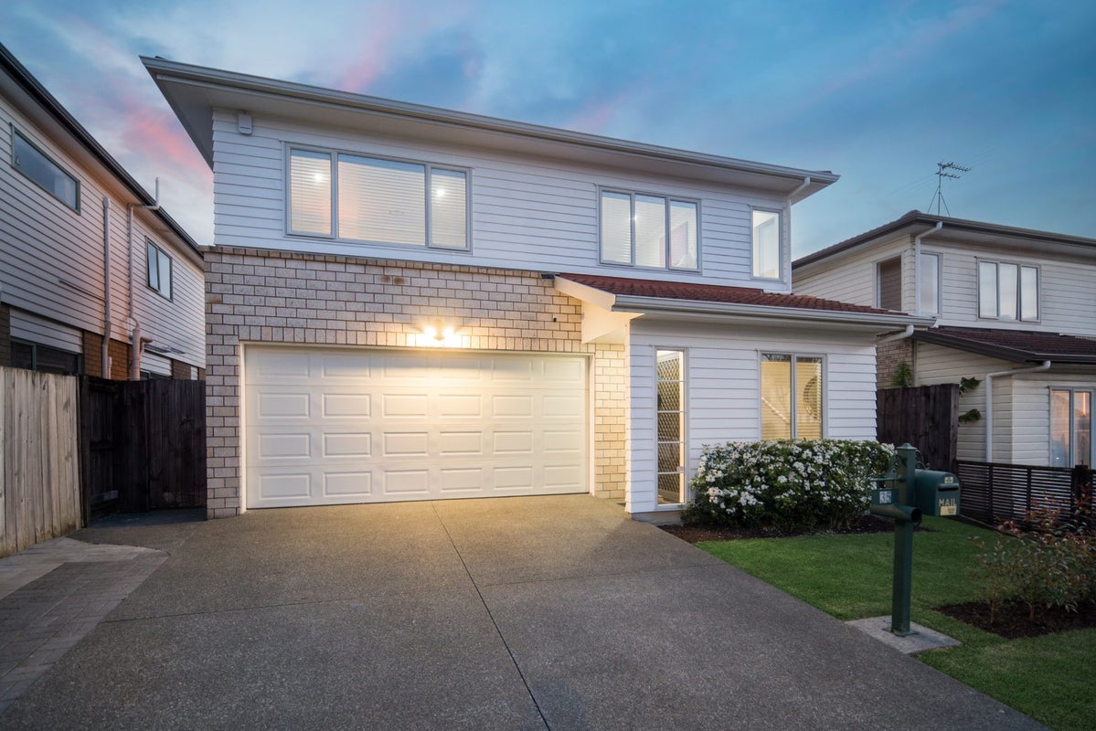 35 Baverstock Road, Flat Bush, Auckland - Carousel 1