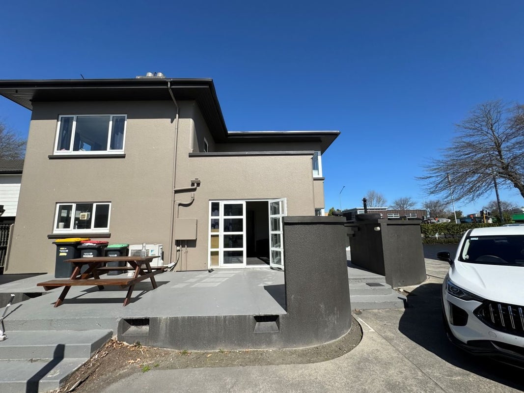 196 Fendalton Road, Fendalton, Christchurch - Carousel 1