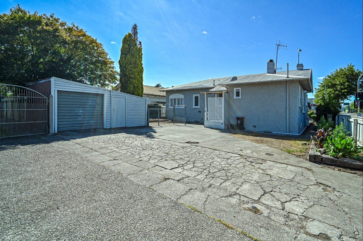 400 Nelson St N, Mayfair, Hastings - Carousel 16