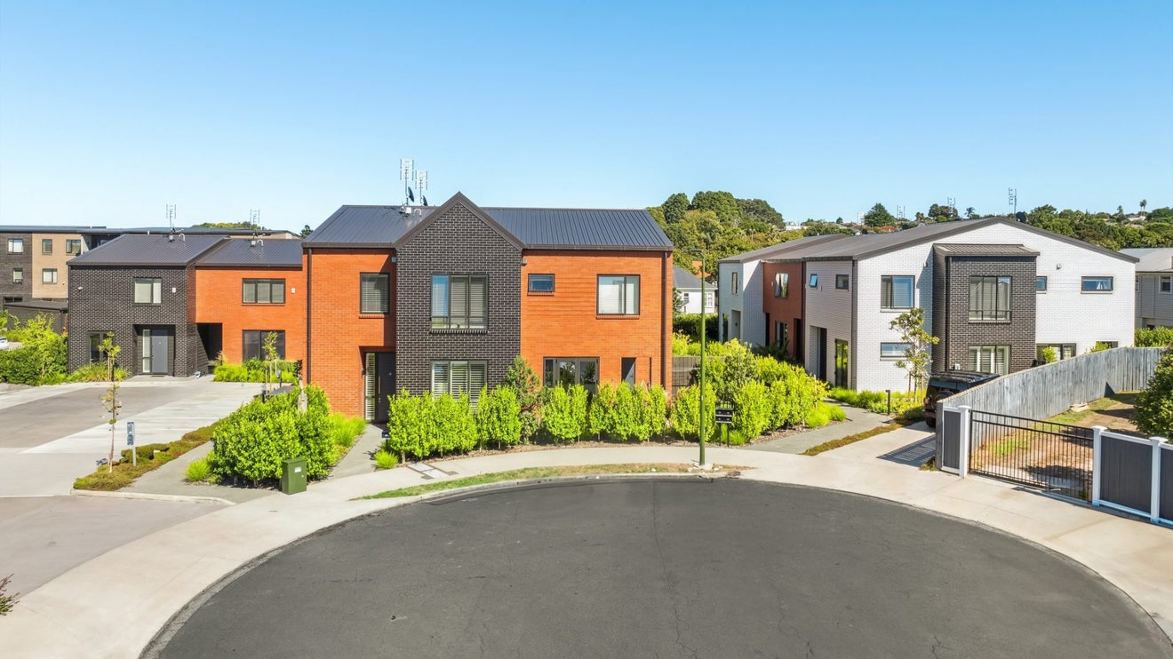 7D Treasury Place, Onehunga, Auckland - Carousel 1
