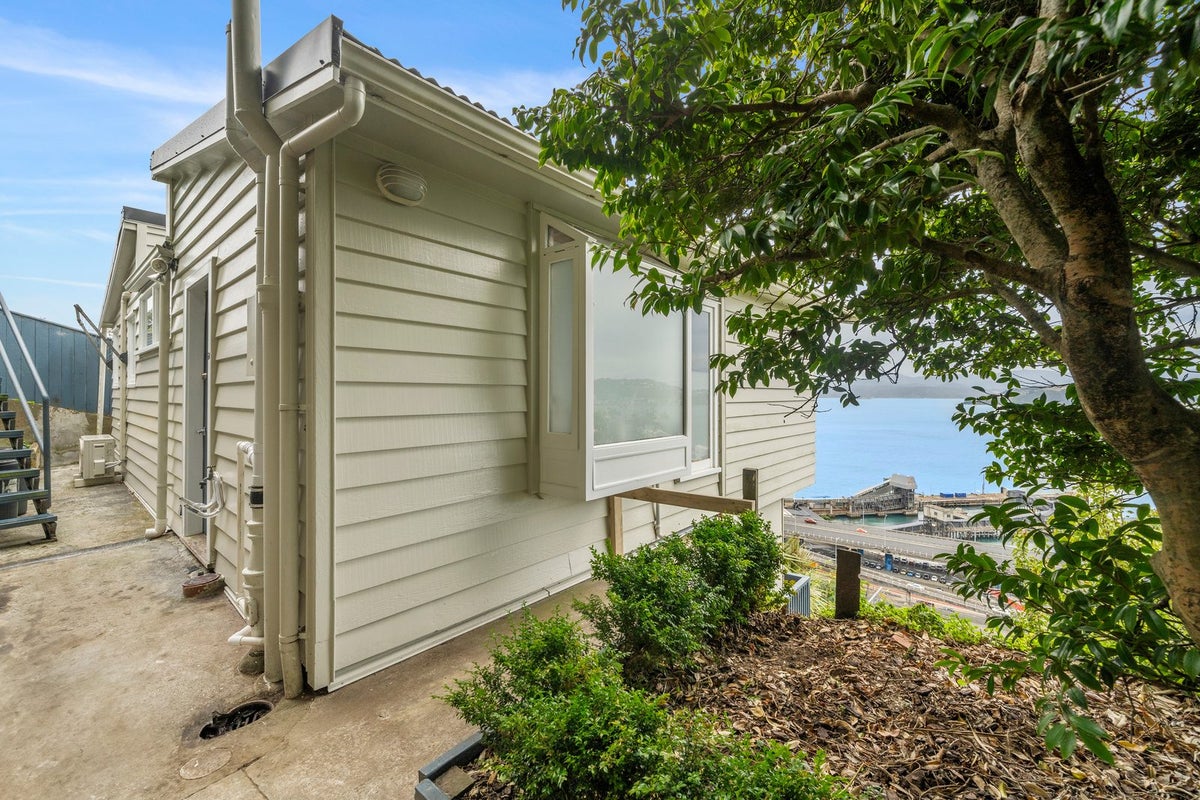 64 Barnard Street, Wadestown, Wellington - Carousel 2
