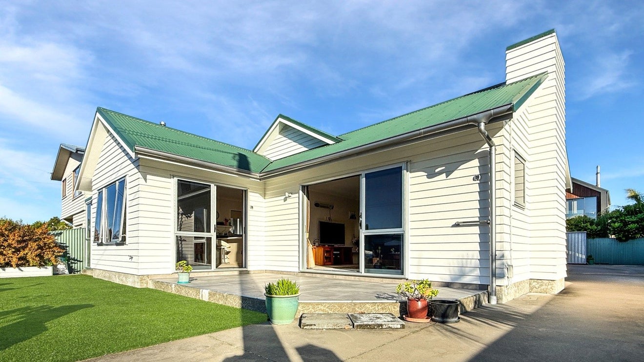 52 Charles Street, Westshore, Napier, Hawke's Bay - Carousel 1