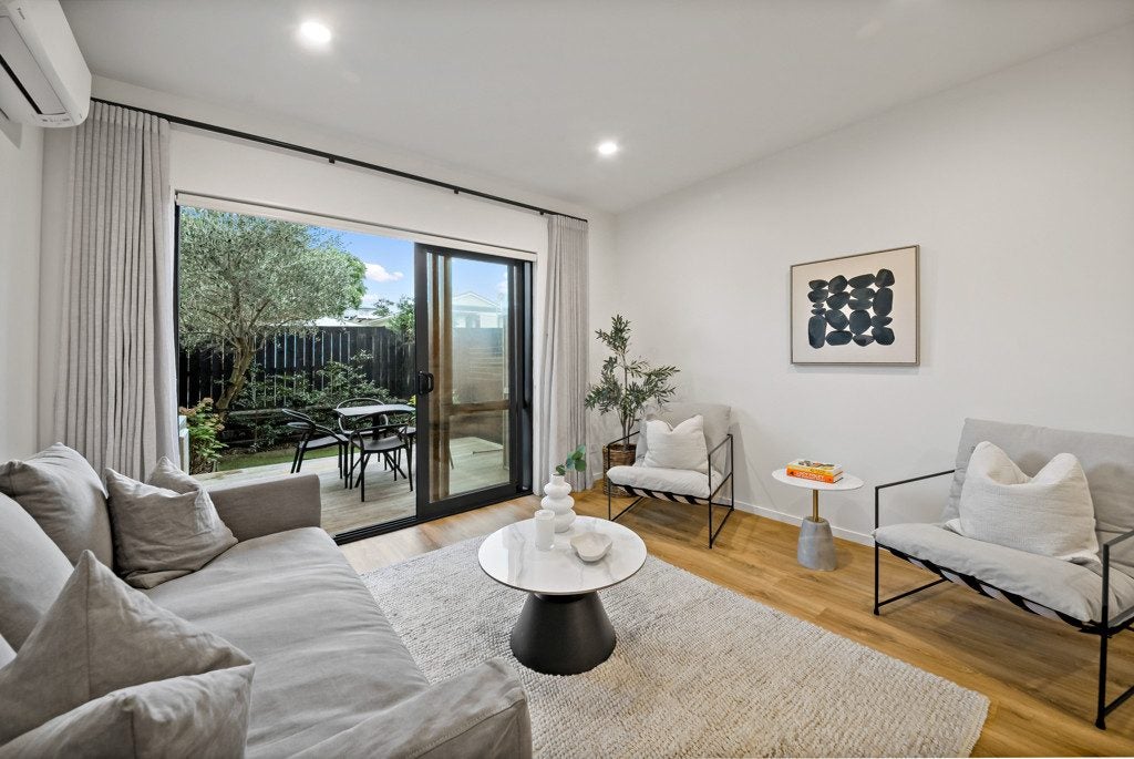 24 Toanga Place, Mount Wellington, Auckland - Carousel 2